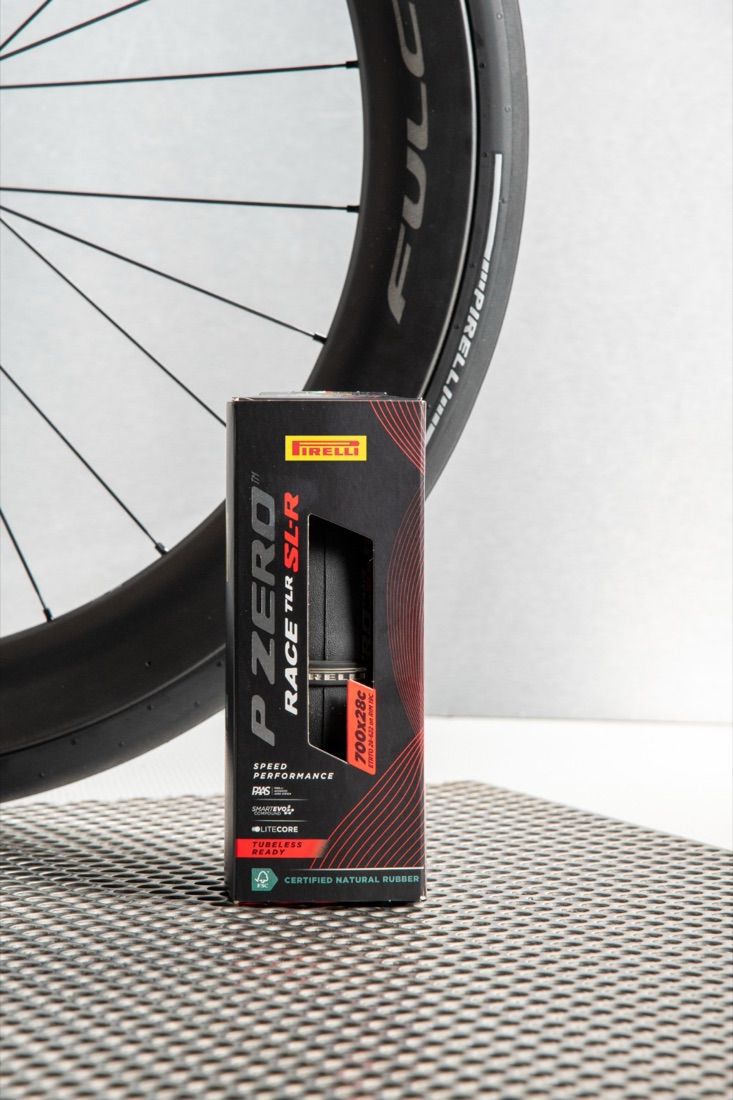 피렐리 P ZERO Race TLR SL-R